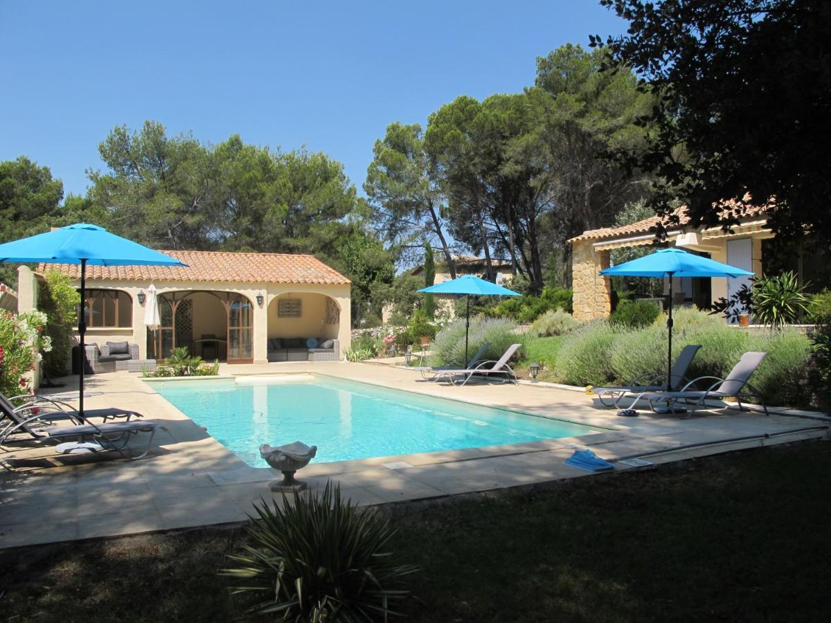 Bed and Breakfast L'Oustau de Bigatié Lambesc Exterior foto