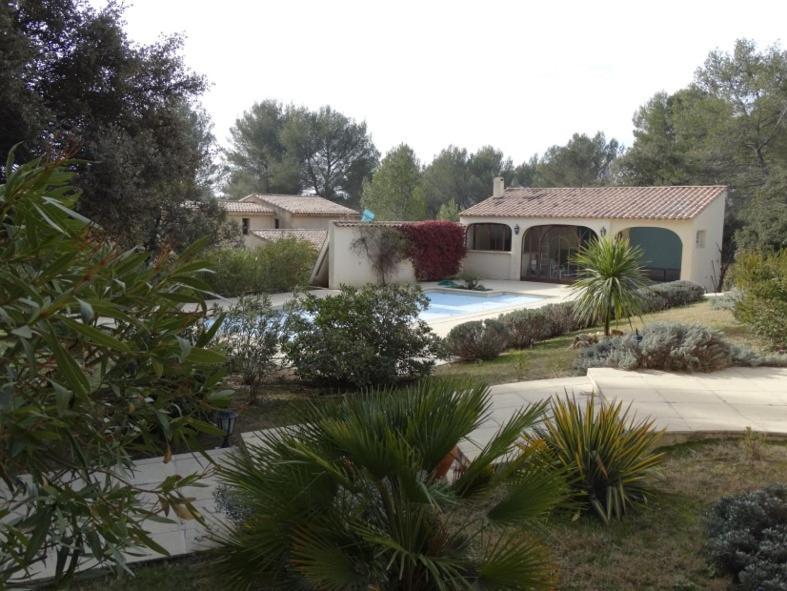 Bed and Breakfast L'Oustau de Bigatié Lambesc Exterior foto